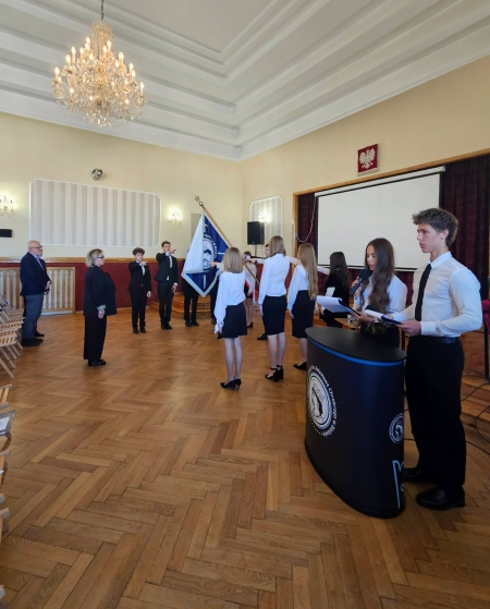 Ślubowanie klas pierwszych i Święto Edukacji Narodowej w Chrobrym